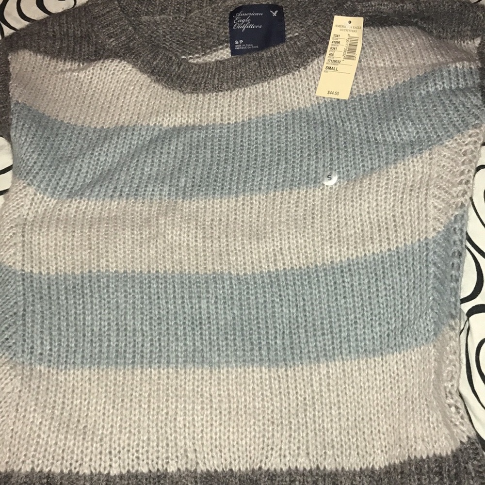 American Eagle sweater